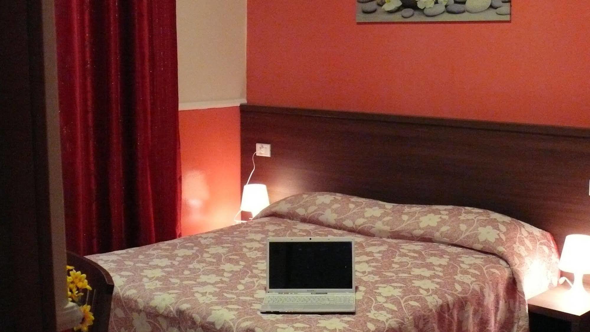 Hotel Leone Rome Exterior photo